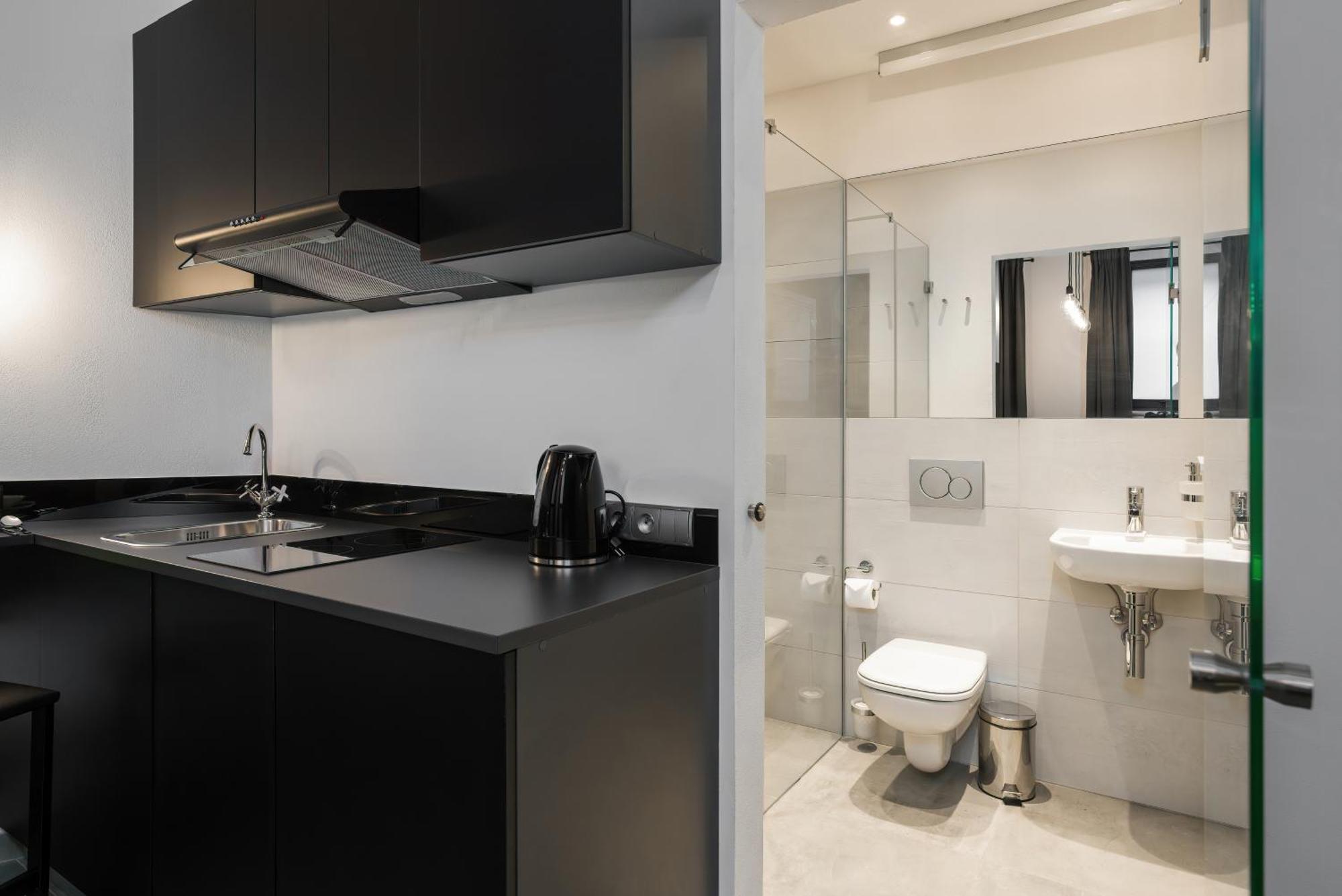 Level -1 Loft Apartments City Center By Renters Poznan Bagian luar foto