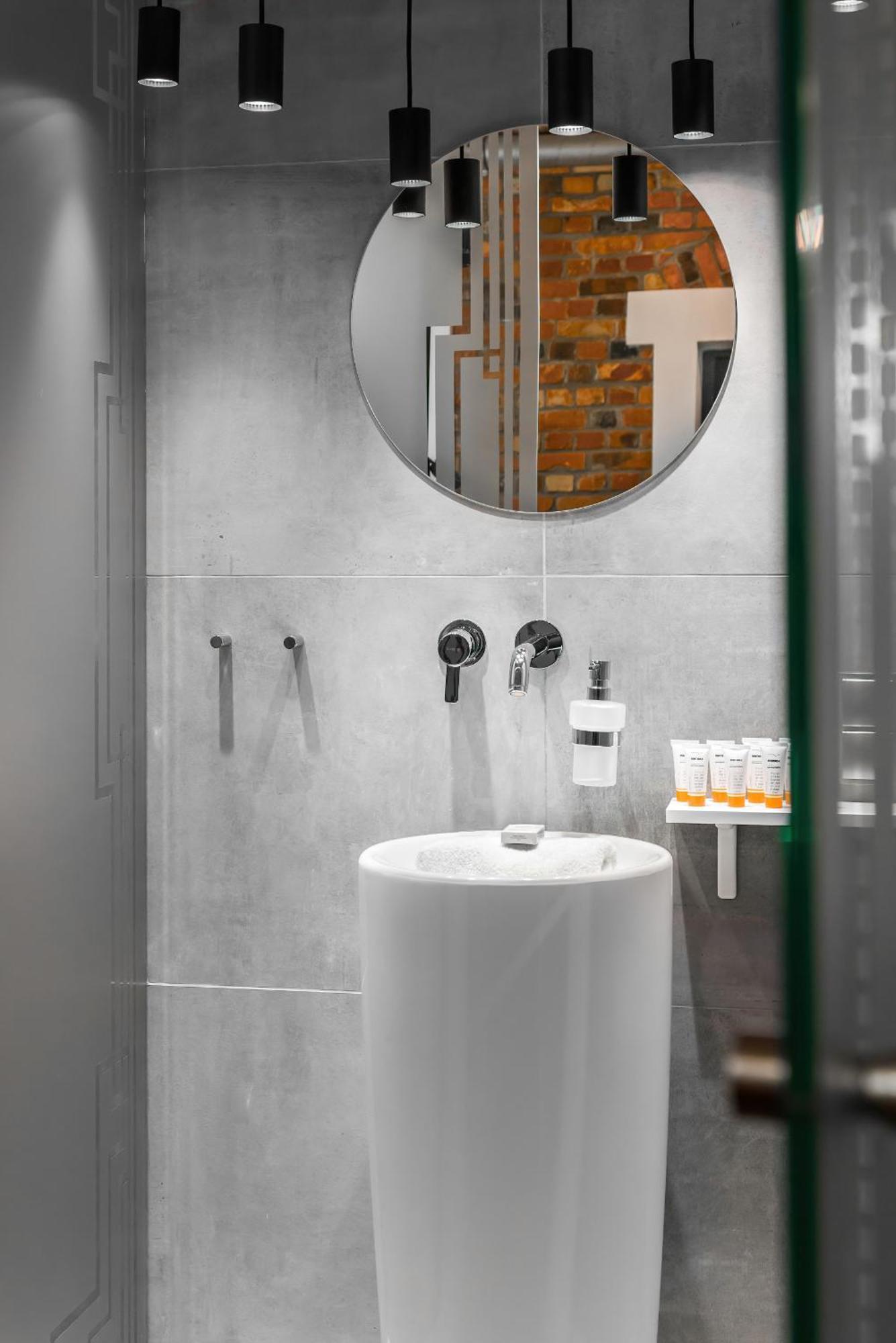 Level -1 Loft Apartments City Center By Renters Poznan Bagian luar foto