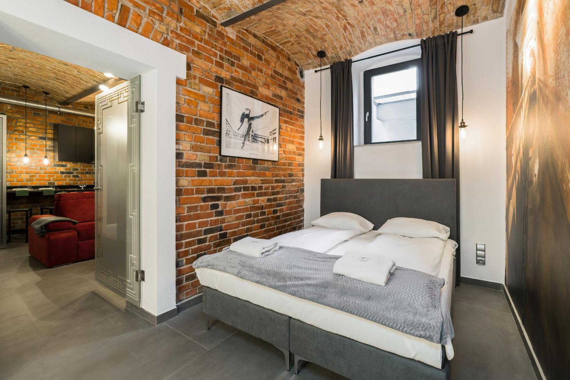Level -1 Loft Apartments City Center By Renters Poznan Bagian luar foto